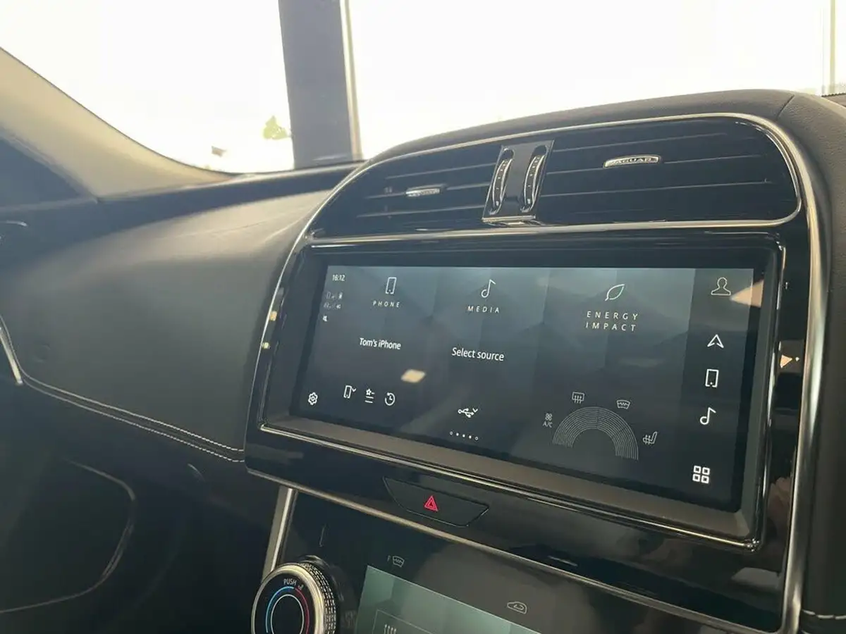 2021-jaguar-xe-20-d200-r-dynamic-hse-big-47