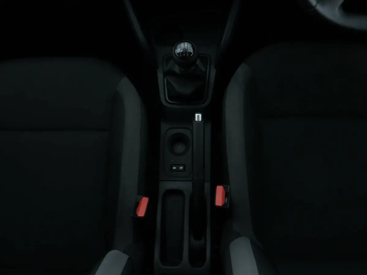 2021-dacia-duster-10-tce-essential-100bhp-ss-station-wagon-5d-big-13