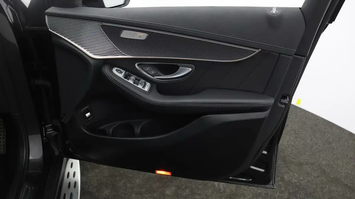 2022-mercedes-benz-eqc-e-eqc-400-amg-line-big-14