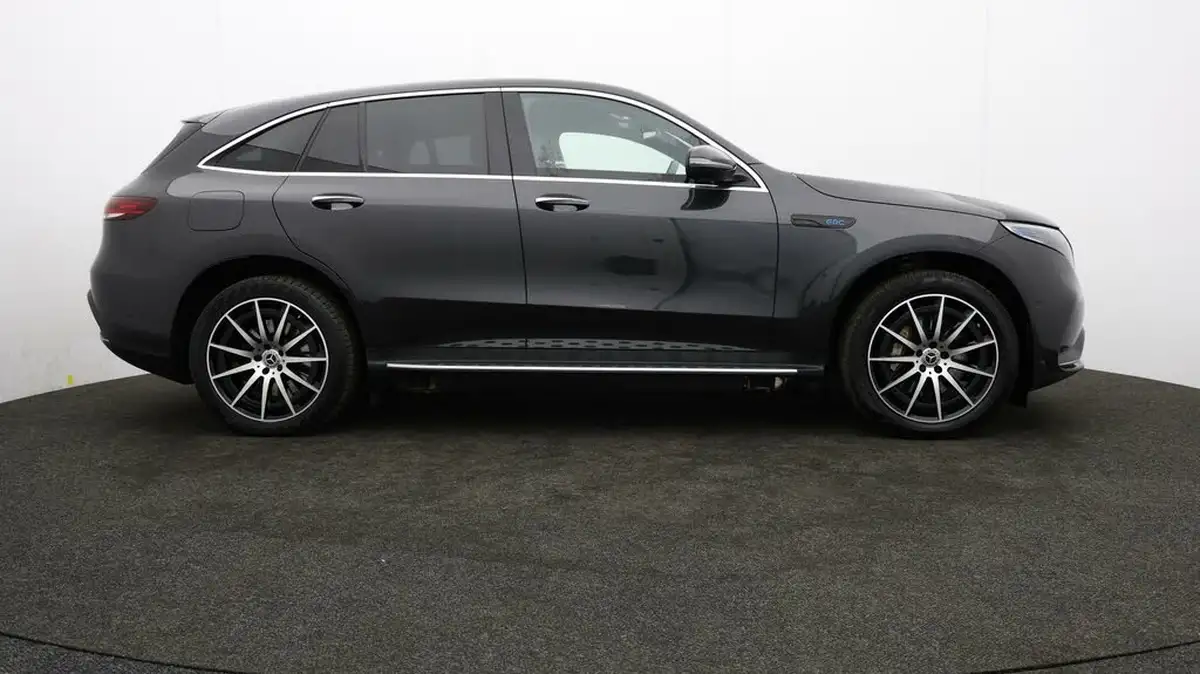 2022-mercedes-benz-eqc-e-eqc-400-amg-line-big-32