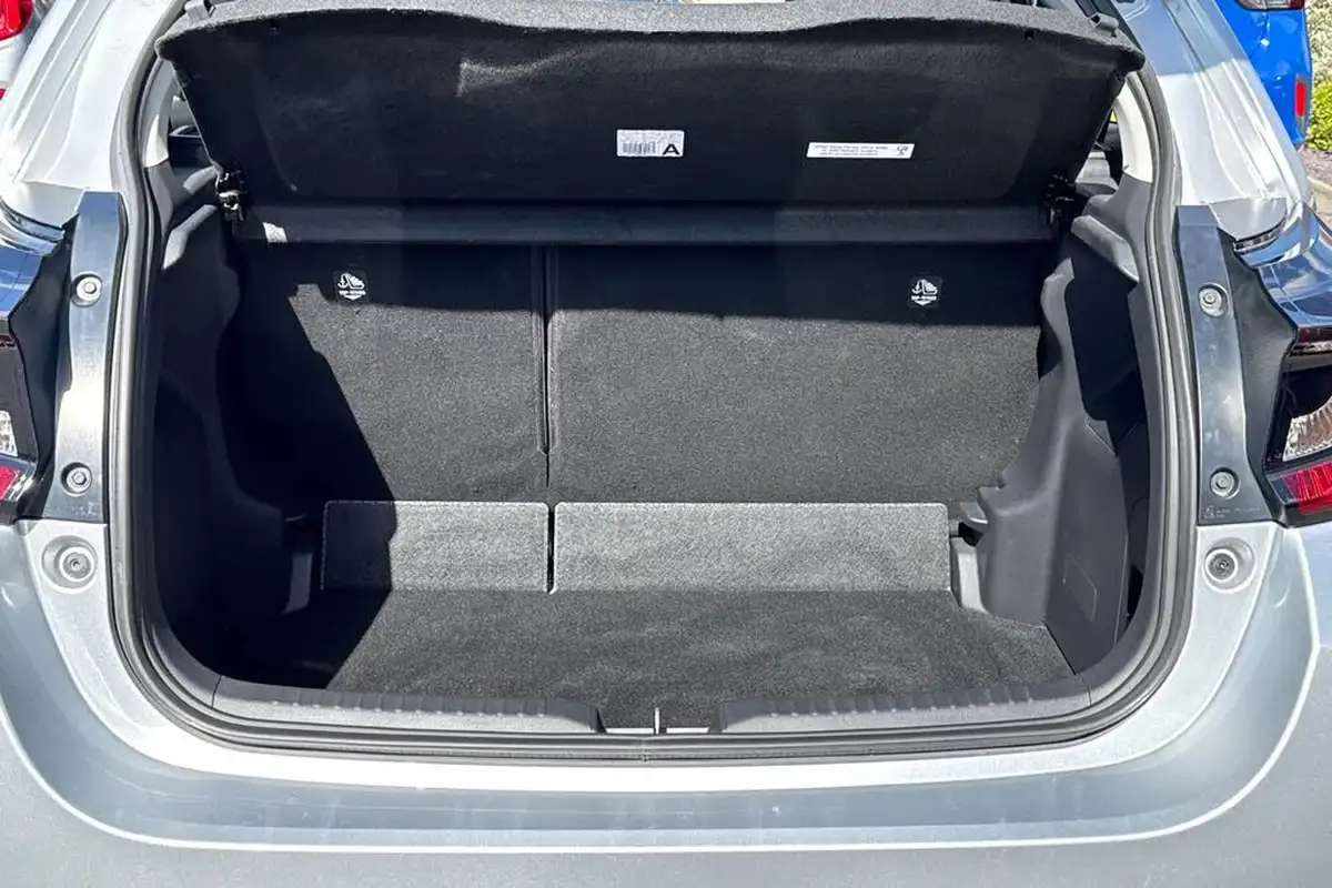 2022-mazda-mazda2-15-agile-big-16