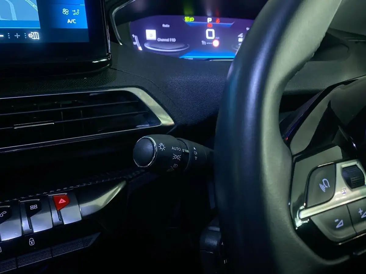 2021-peugeot-3008-suv-12-puretech-allure-eat8-big-22