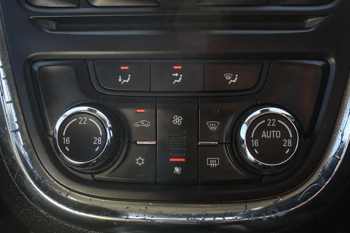 2015-vauxhall-mokka-14i-16v-turbo-exclusiv-4x4-ss-big-33