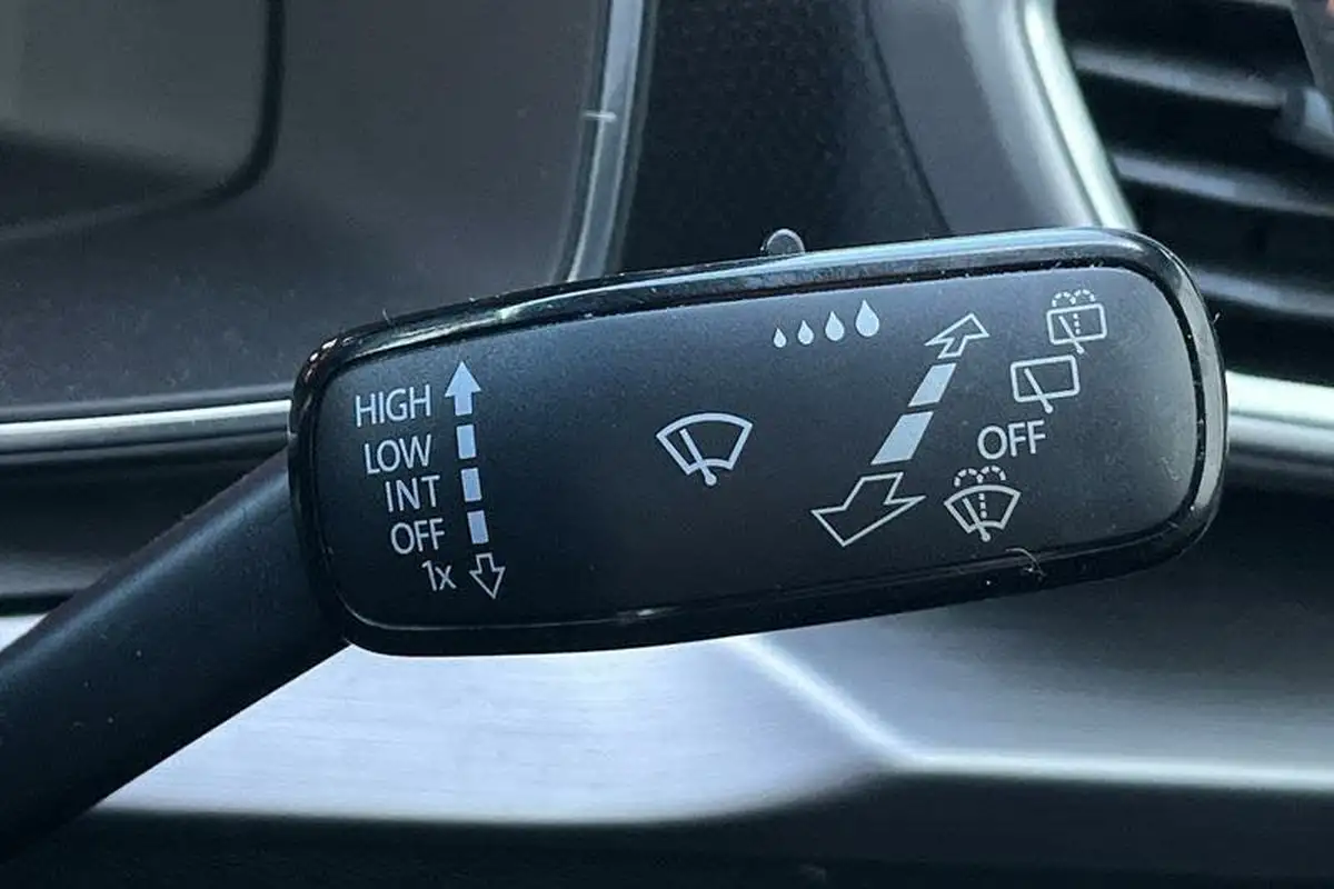 2020-seat-leon-15-etsi-fr-first-edition-hatchback-big-14
