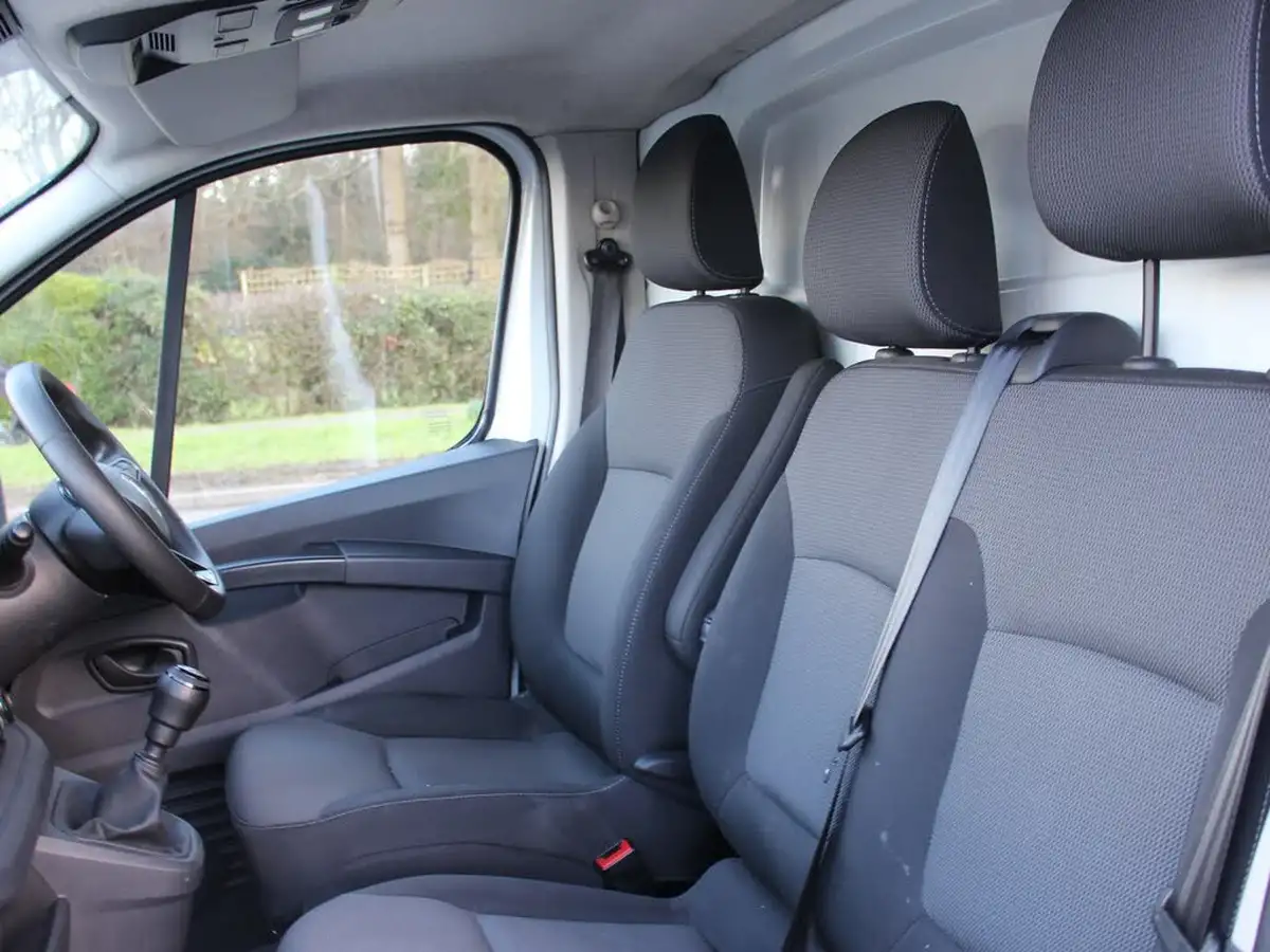 2022-renault-trafic-20dci-sl28-130-business-big-8