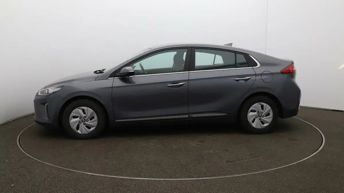 2019-hyundai-ioniq-16-gdi-premium-hybrid-big-57