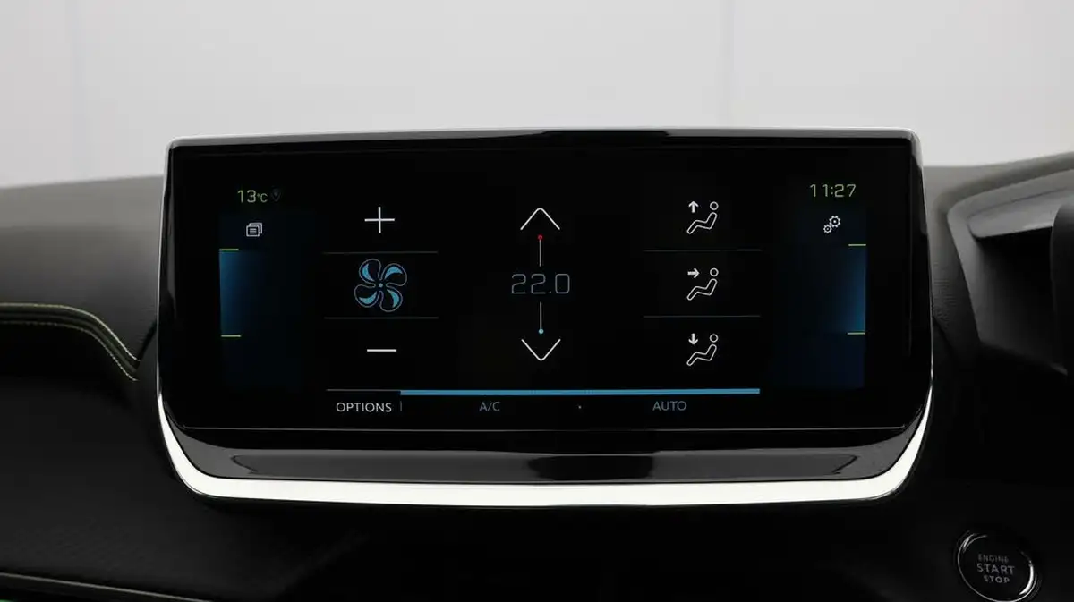 2021-peugeot-208-e-gt-50kwh-big-11