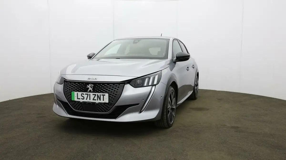 2021-peugeot-208-e-gt-50kwh-big-32