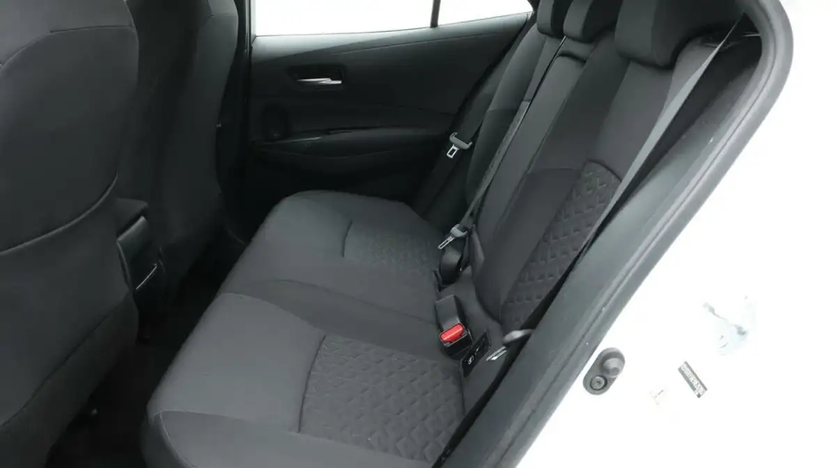 2022-toyota-corolla-18-vvt-i-icon-tech-trk-hatchback-5d-big-16