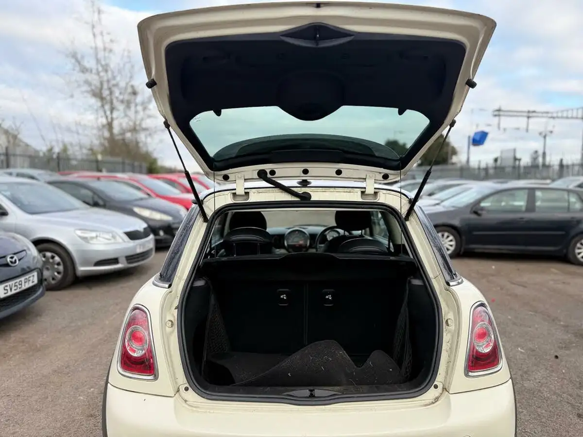 2011-mini-cooper-16-cooper-s-hatchback-3d-big-15