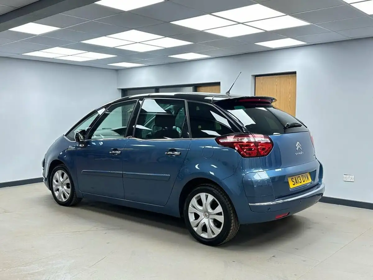 2013-citroen-c4-picasso-16hdi-platinum-big-5
