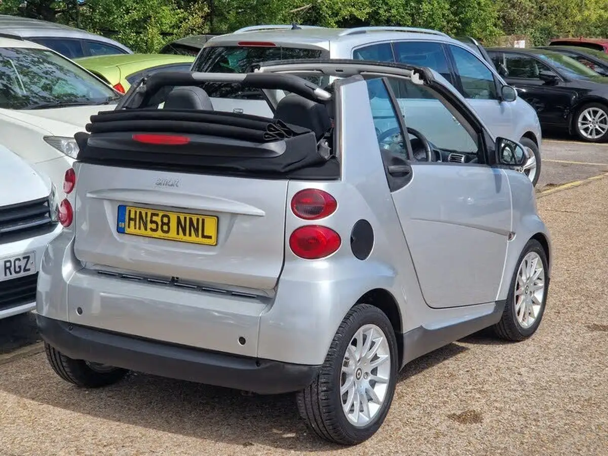 2008-smart-fortwo-10-passion-71bhp-cabriolet-big-2