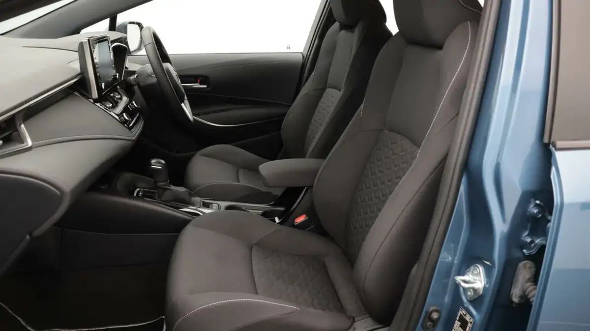 2022-toyota-corolla-18-vvt-i-icon-120bhp-spare-wheel-touring-sports-5d-big-13