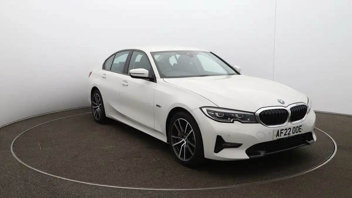 2022-bmw-3-series-20-330e-sport-pro-saloon-4d-big-34