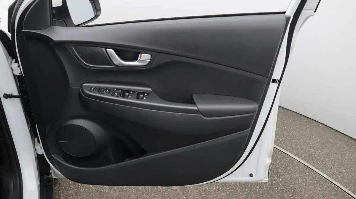 2022-hyundai-kona-e-premium-204ps-64kwh-7kw-obc-big-15