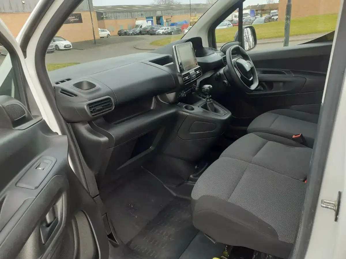 2022-peugeot-partner-15-bluehdi-1000-professional-premium-100pseu6d-big-14
