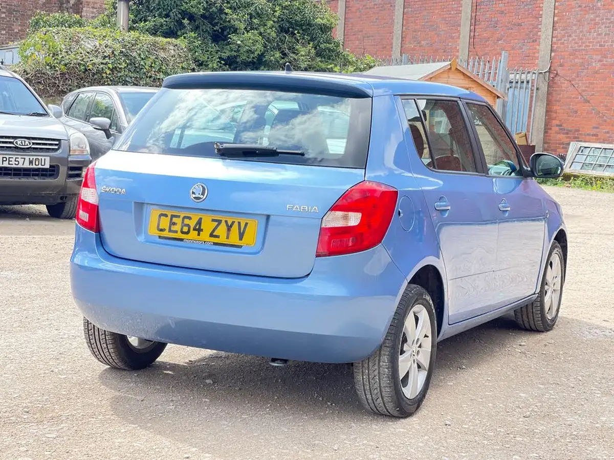 2014-skoda-fabia-12-se-12v-69ps-hatchback-1198cc-big-5