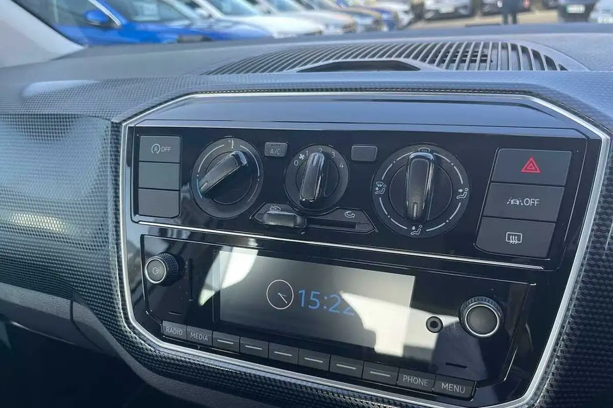 2022-volkswagen-up-10-up-5d-big-11