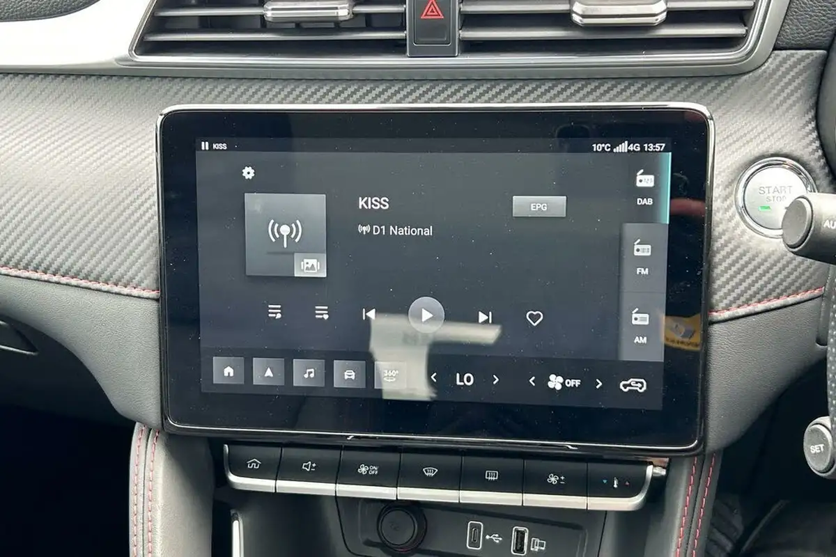 2024-mg-zs-suv-e-trophy-connect-ev-156ps-long-range-big-9