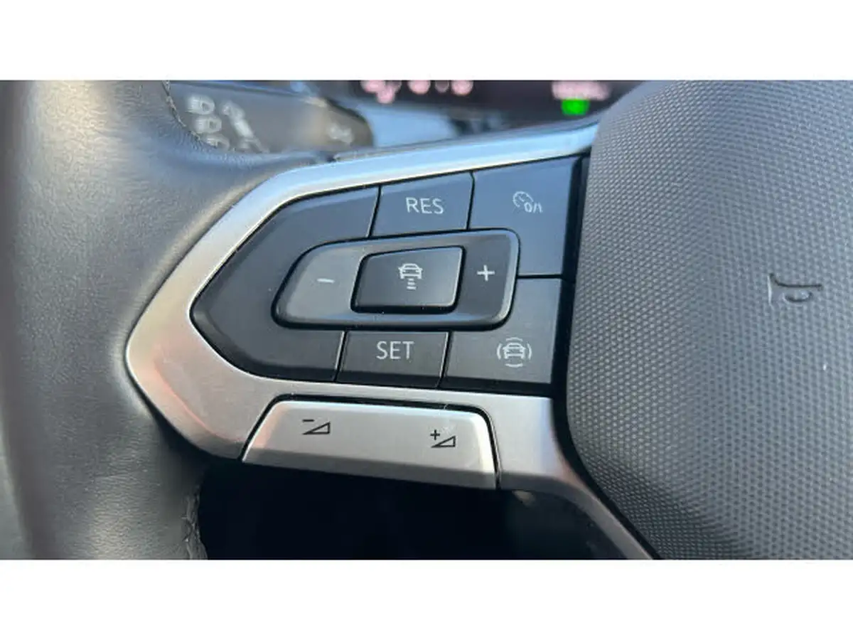 2023-volkswagen-t-cross-10-tsi-black-edition-110ps-dsg-big-26