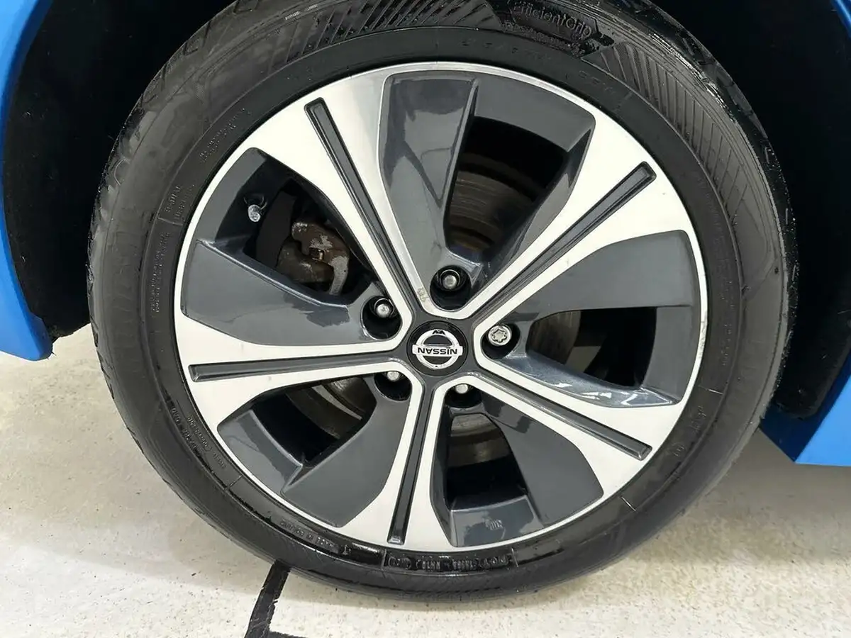 2019-nissan-leaf-e-tekna-big-32