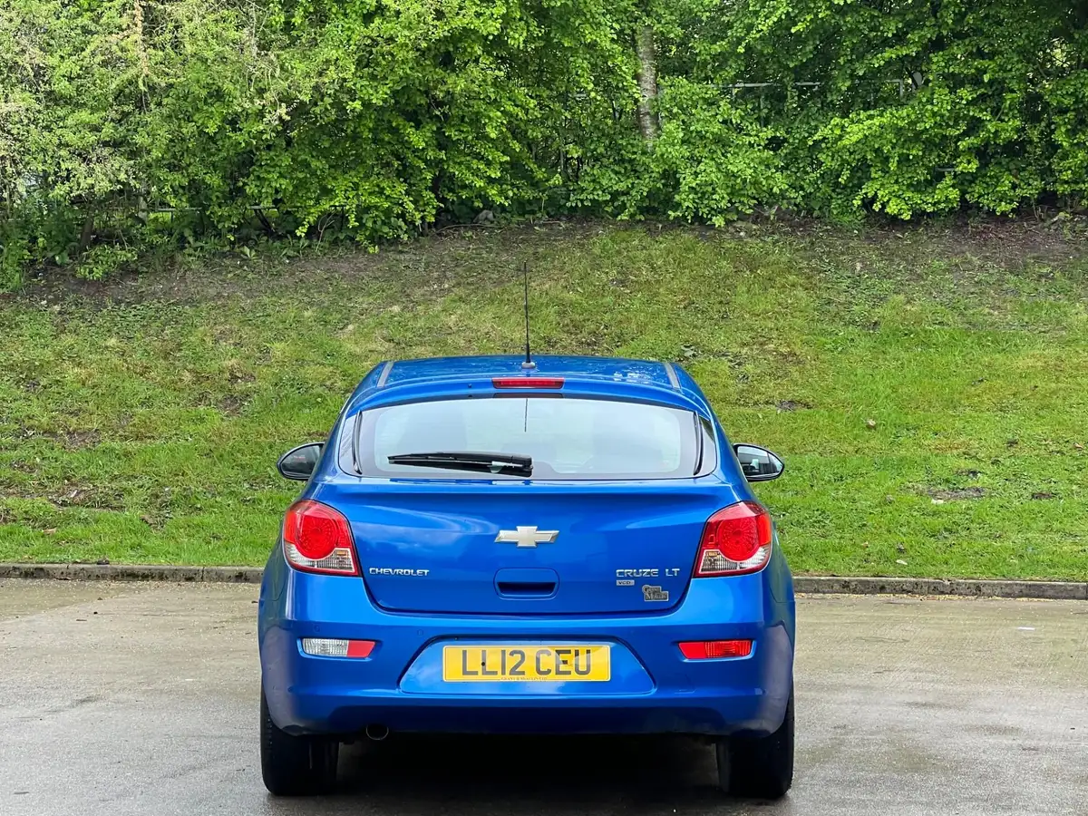 2012-chevrolet-cruze-20td-lt-20vcdi-hatchback-5d-big-40