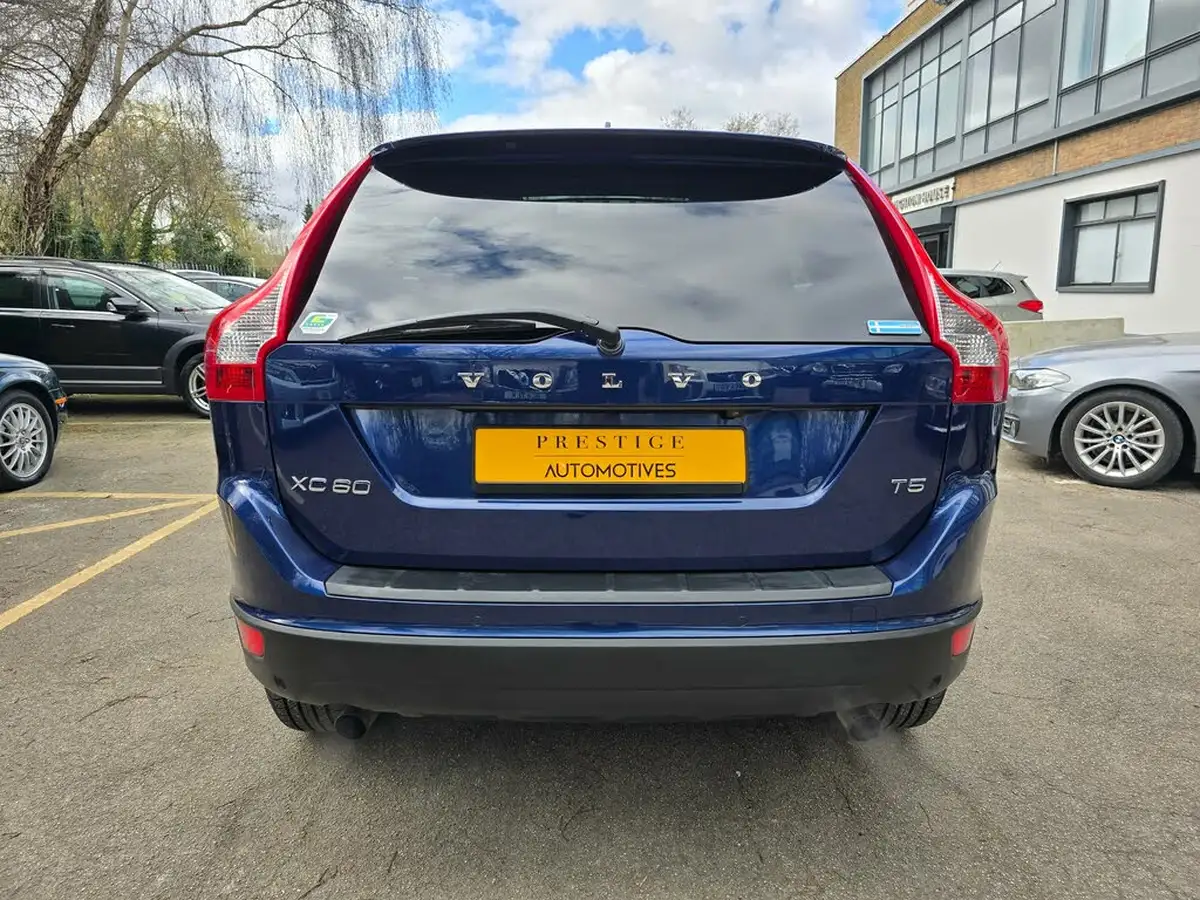 2010-volvo-xc60-20-t5-se-big-8