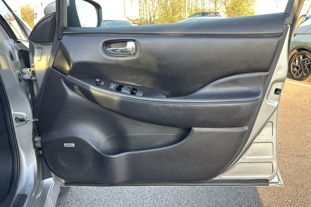 2021-nissan-leaf-e-e-tekna-big-22