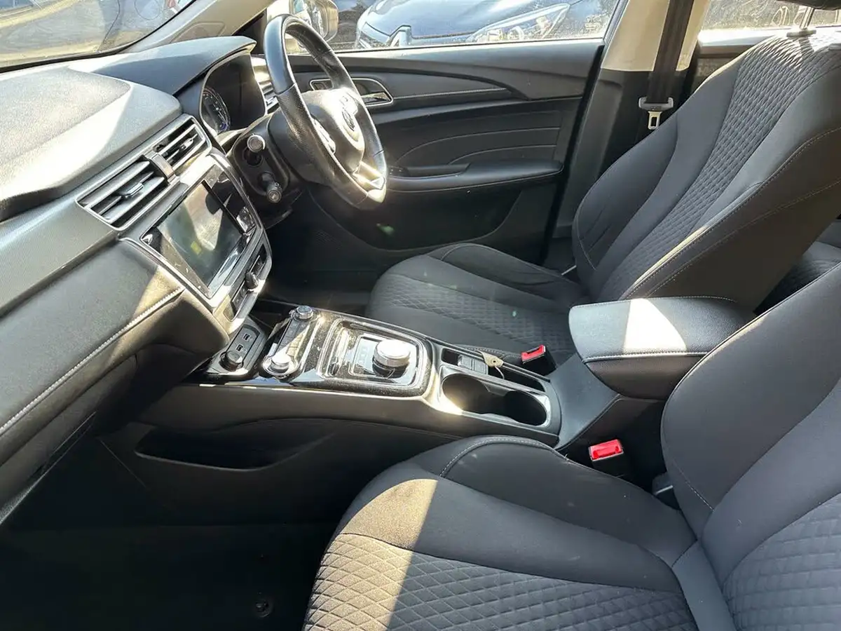 2021-mg-mg5-e-excite-ev-big-27