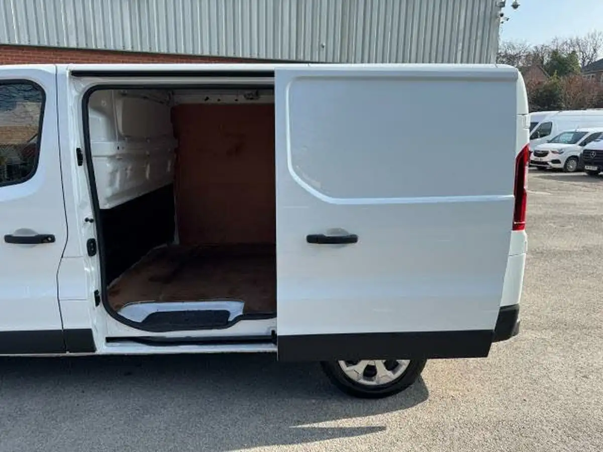 2023-renault-trafic-20dci-sl28-130-business-big-42