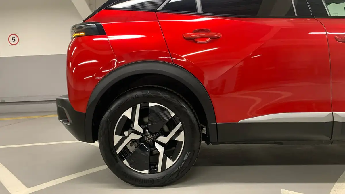 2024-peugeot-2008-suv-e-gt-136ps-50kwh-big-15
