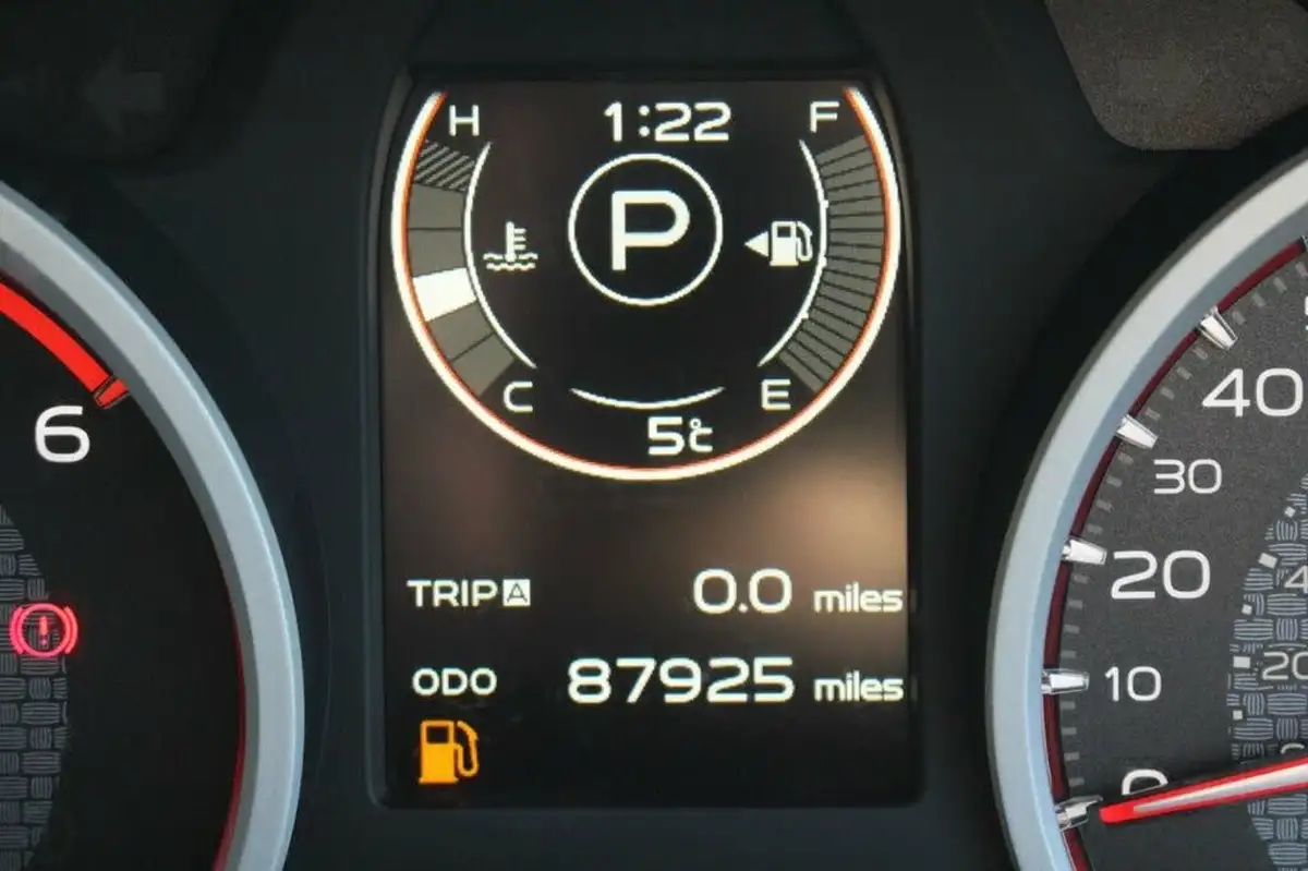 2019-isuzu-d-max-19td-utah-auto-big-25