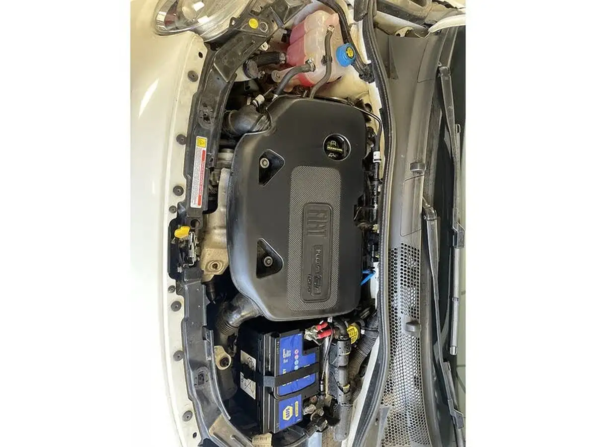 2017-fiat-500c-09-lounge-105bhp-big-22