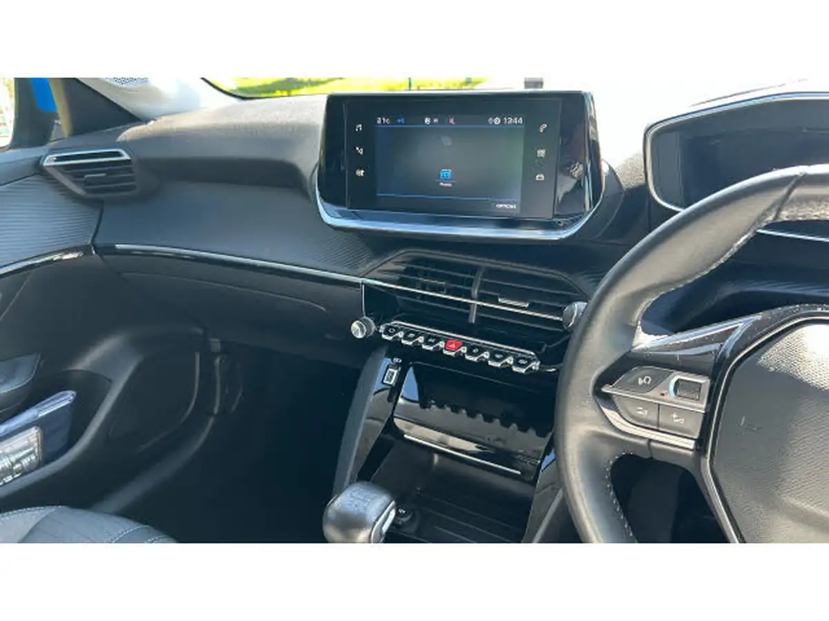2021-peugeot-208-12-puretech-allure-premium-100bhp-big-13