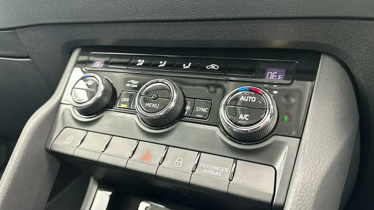 2024-skoda-karoq-15-tsi-se-l-dsg-big-24