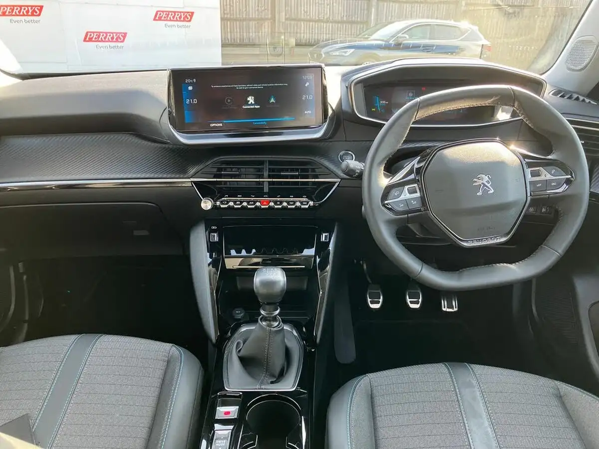 2022-peugeot-2008-suv-12-puretech-allure-premium-100bhp-big-14