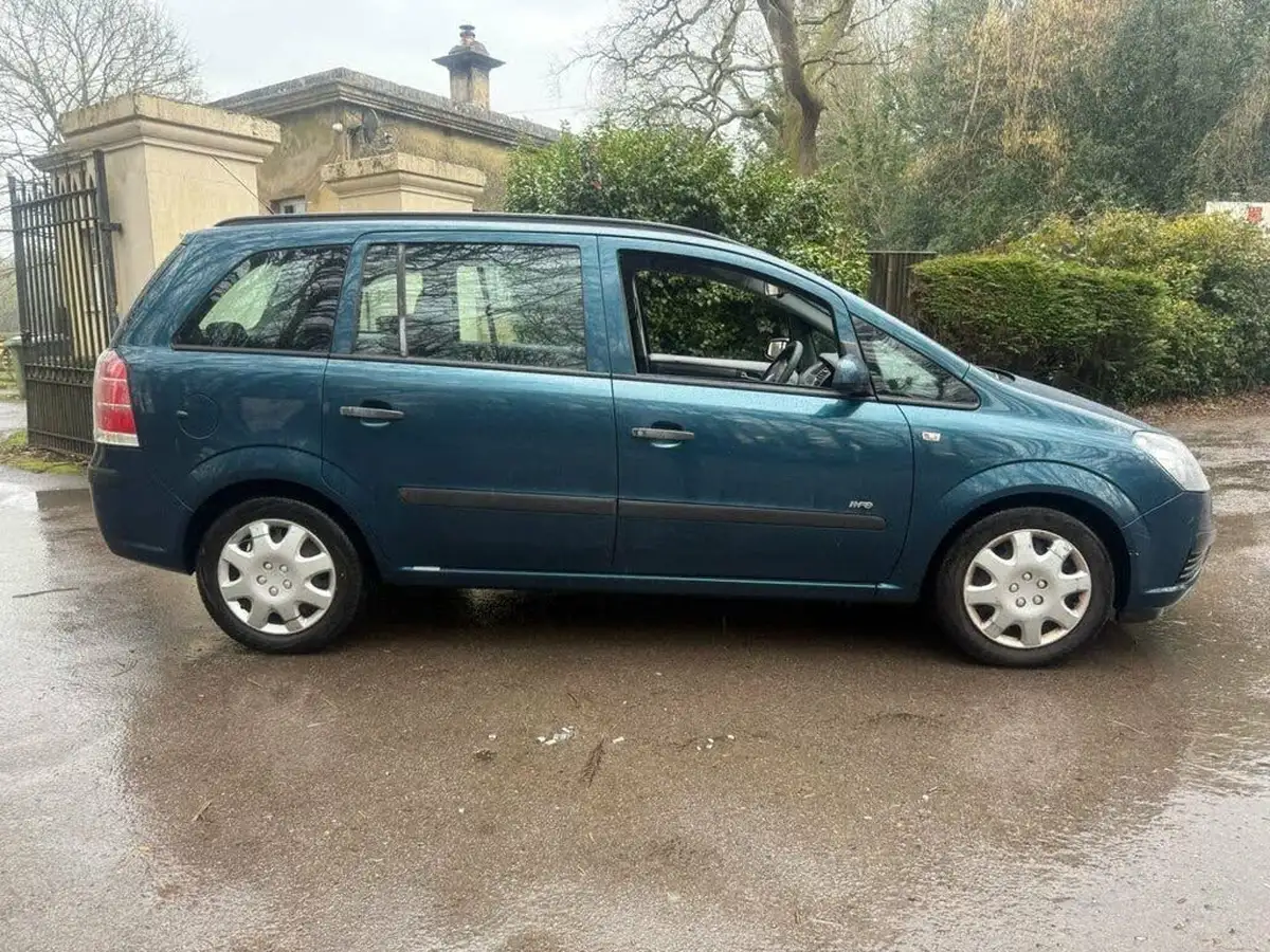 2007-vauxhall-zafira-16-life-big-8