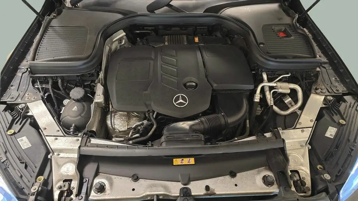 2019-mercedes-benz-glc-class-20d-glc220d-amg-line-station-wagon-5d-4matic-plus-big-30