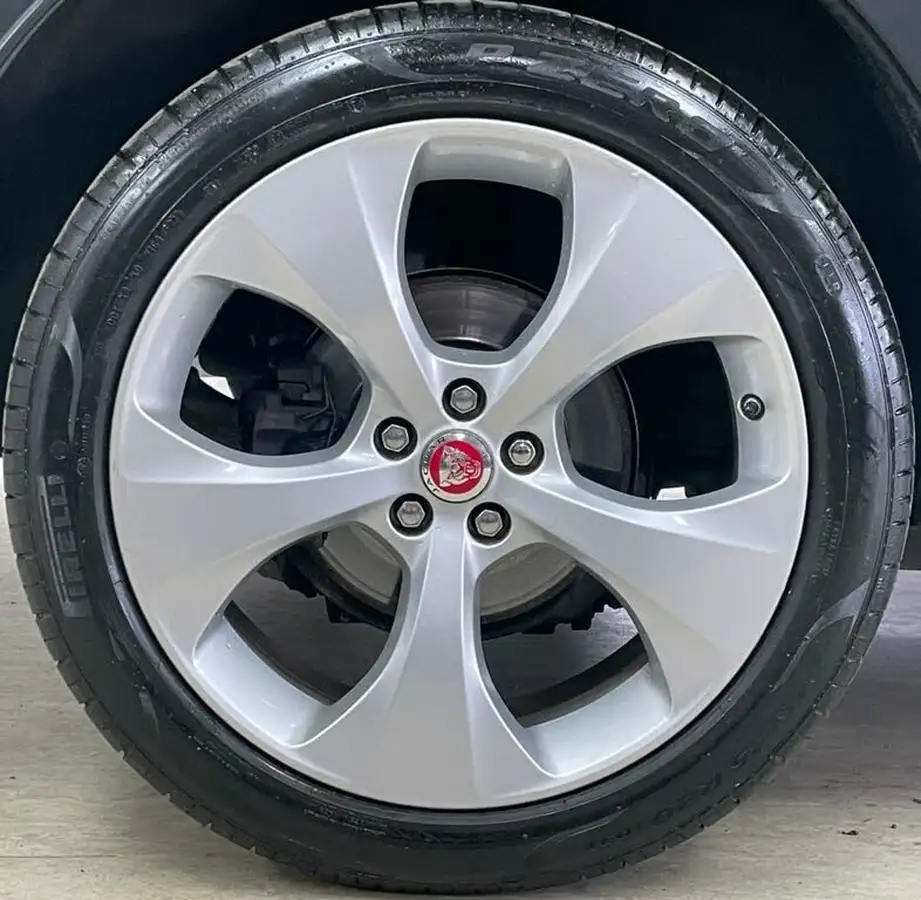 2019-jaguar-e-pace-20-i4d-hse-180ps-big-17
