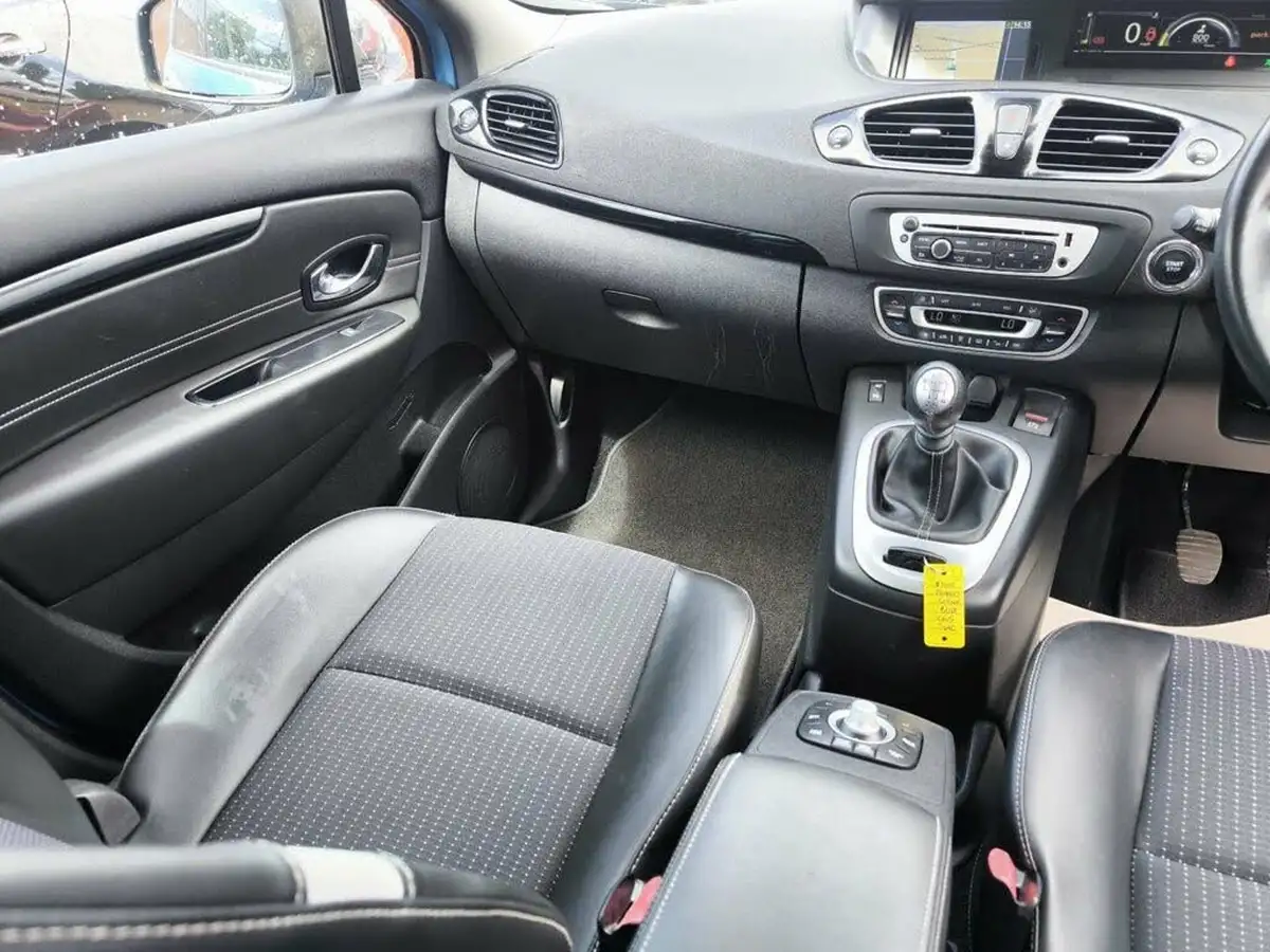 2015-renault-scenic-15td-dynamique-tom-tom-energy-ss-big-11