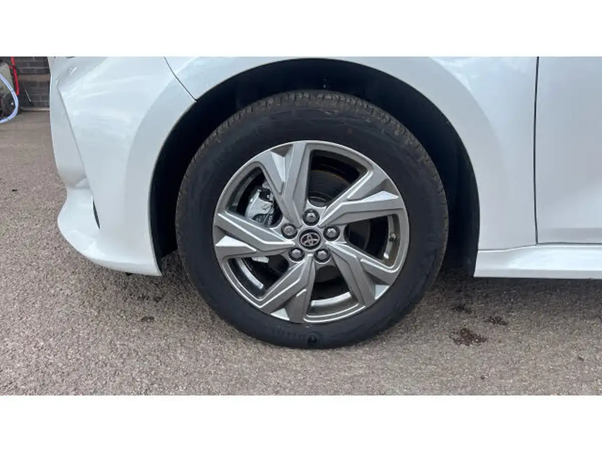 2024-toyota-yaris-15-vvt-i-icon-big-24
