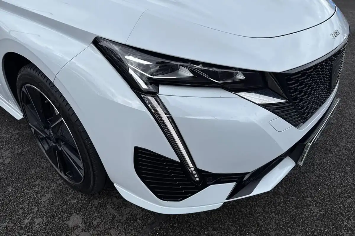 2024-peugeot-308-e-gt-big-25