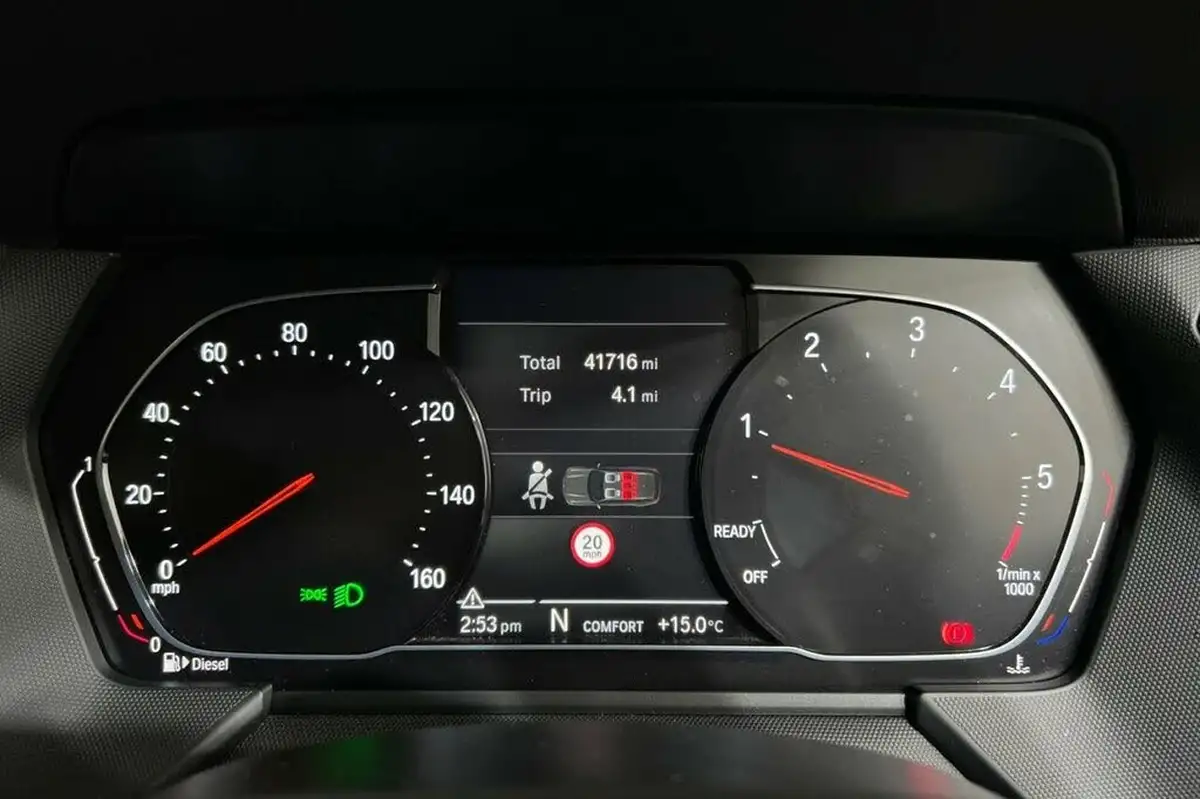 2020-bmw-1-series-15td-116d-sport-big-11