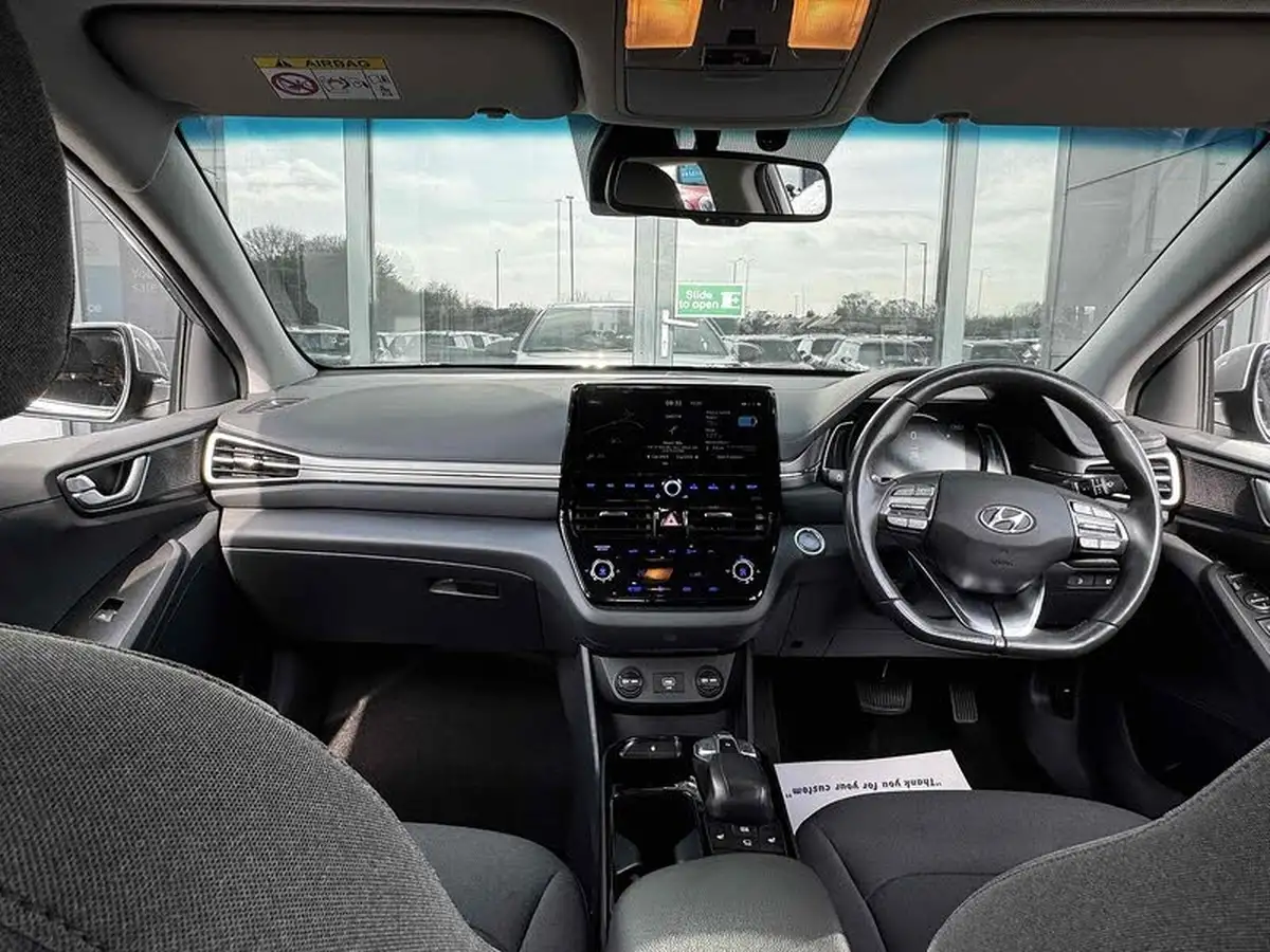 2020-hyundai-kona-e-premium-136ps-39kwh-big-2