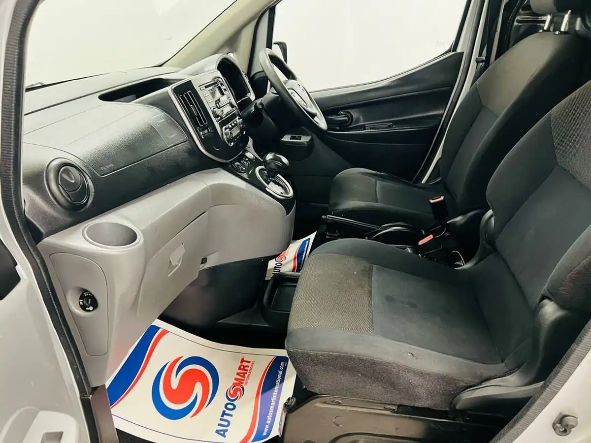 2019-nissan-env200-e-acenta-panel-van-auto-big-15
