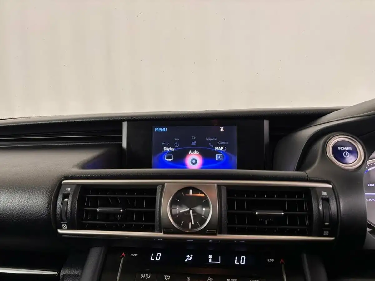 2017-lexus-is-300h-25-sport-big-43