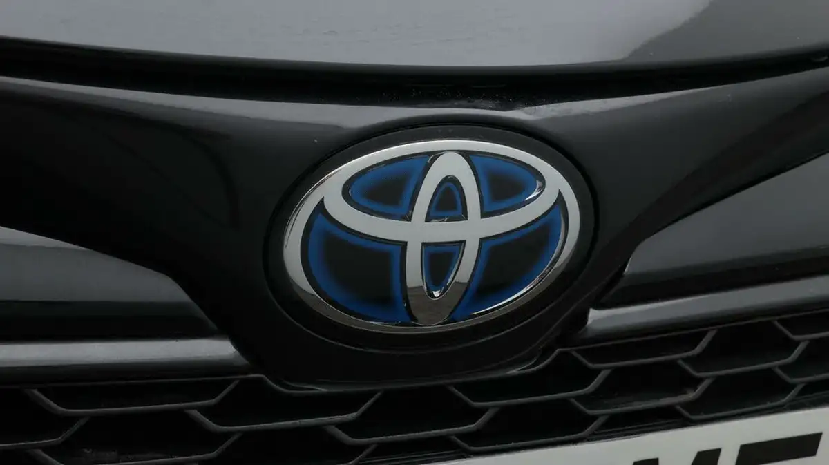 2022-toyota-corolla-18-vvt-i-icon-120bhp-trk-hatchback-5d-big-23