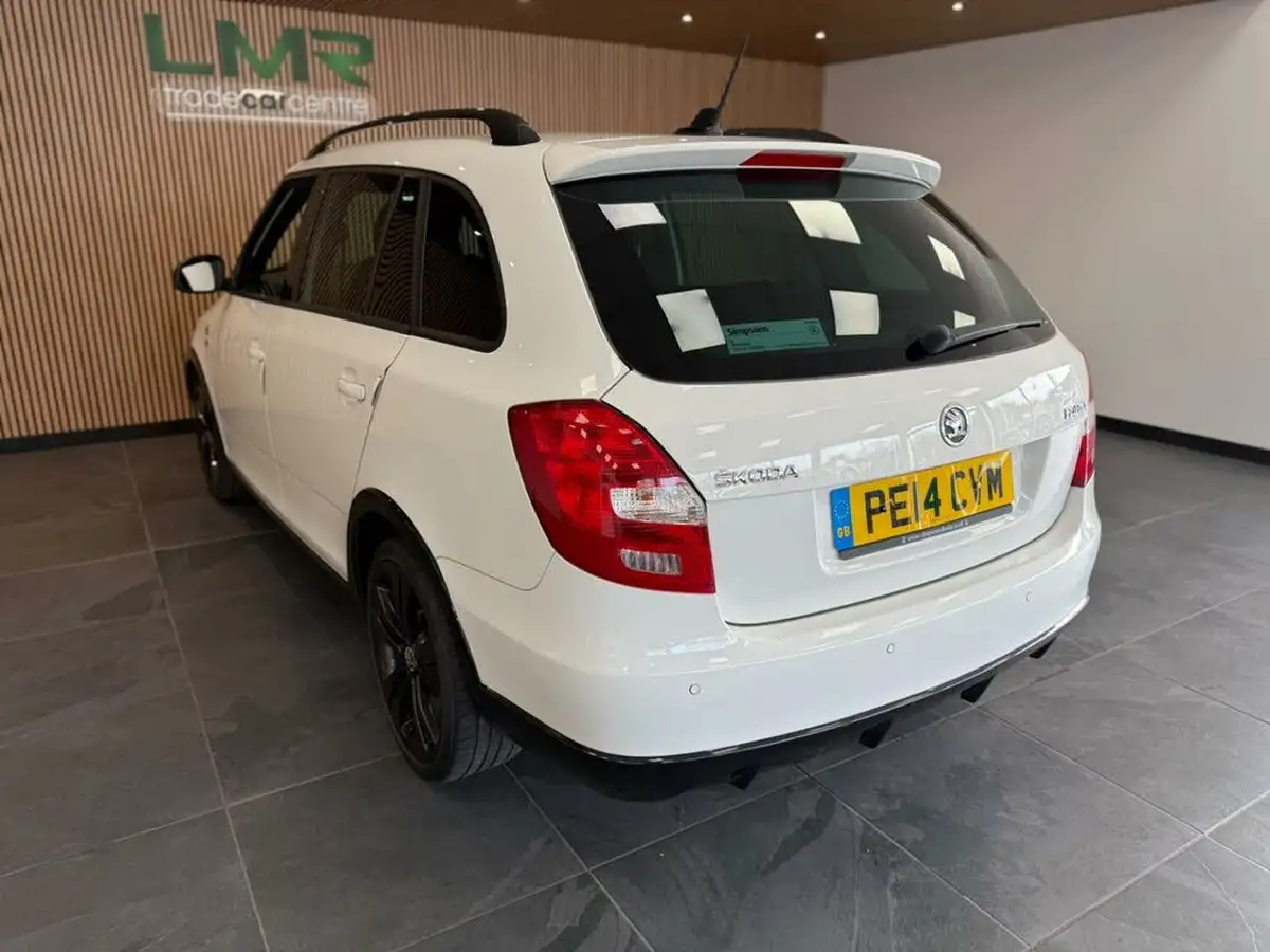 2014-skoda-fabia-12-monte-carlo-105ps-estate-big-5