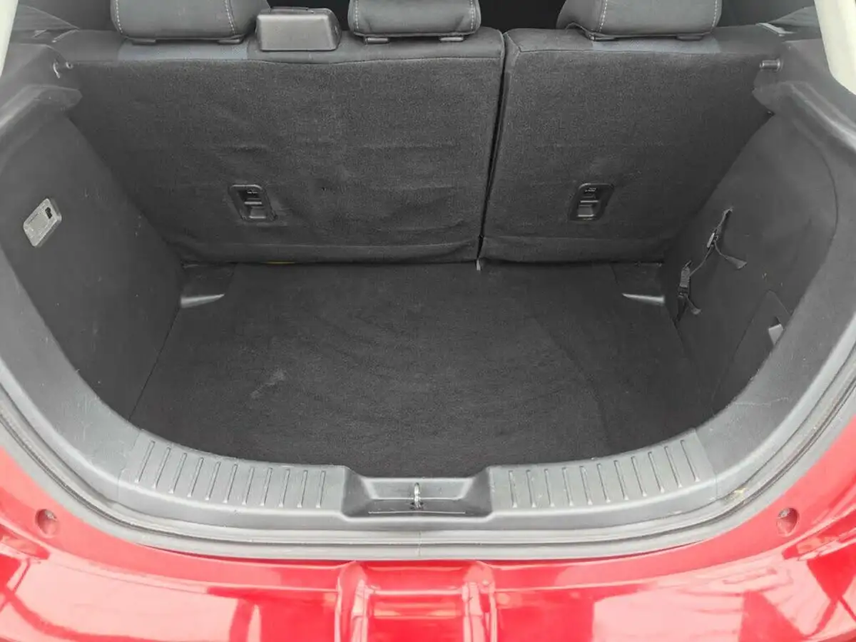 2015-mazda-mazda2-15-sport-black-big-39