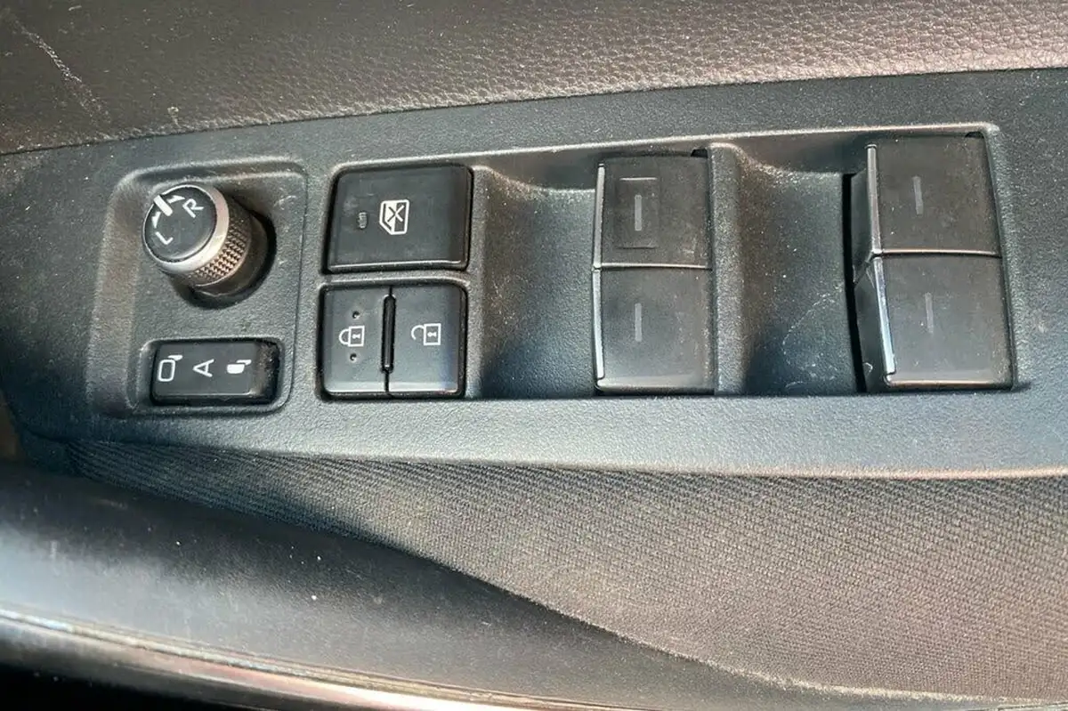 2021-toyota-corolla-20-vvt-i-gr-sport-spare-wheel-hatchback-big-16